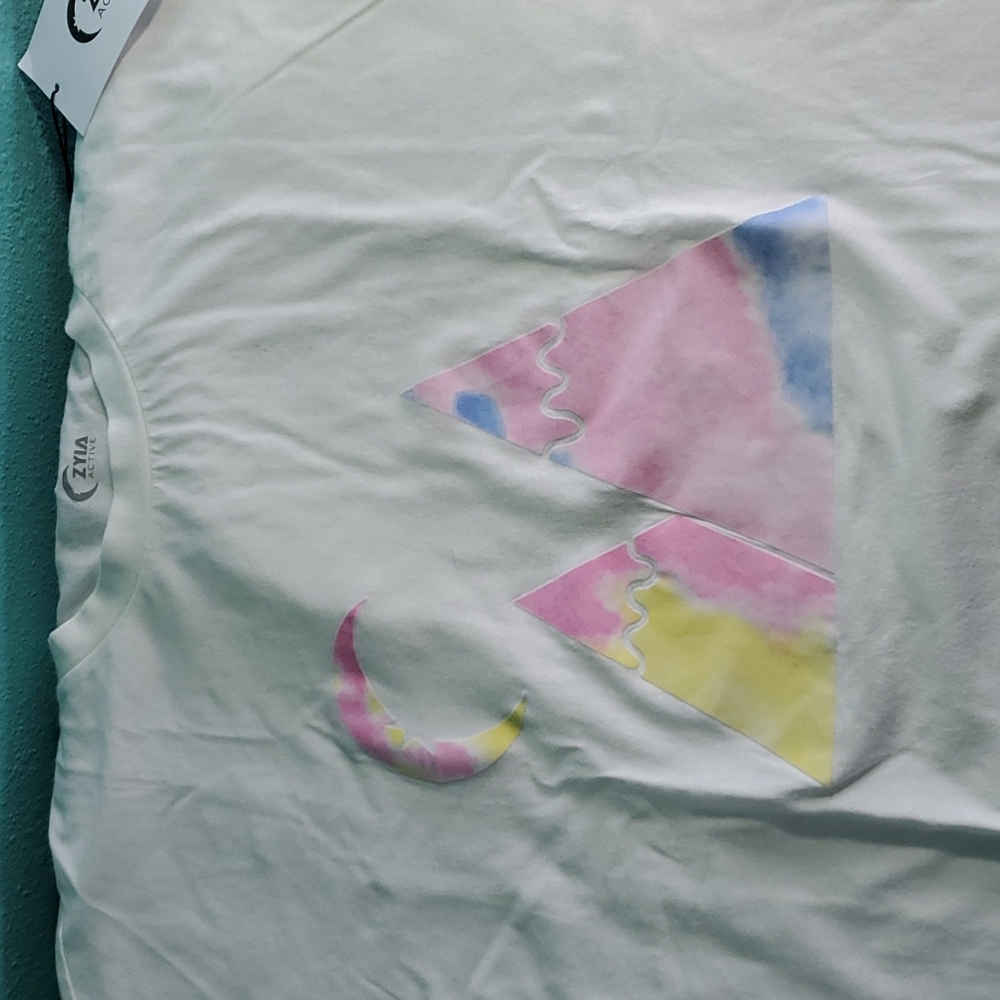Zyia White mountain short sleeve t